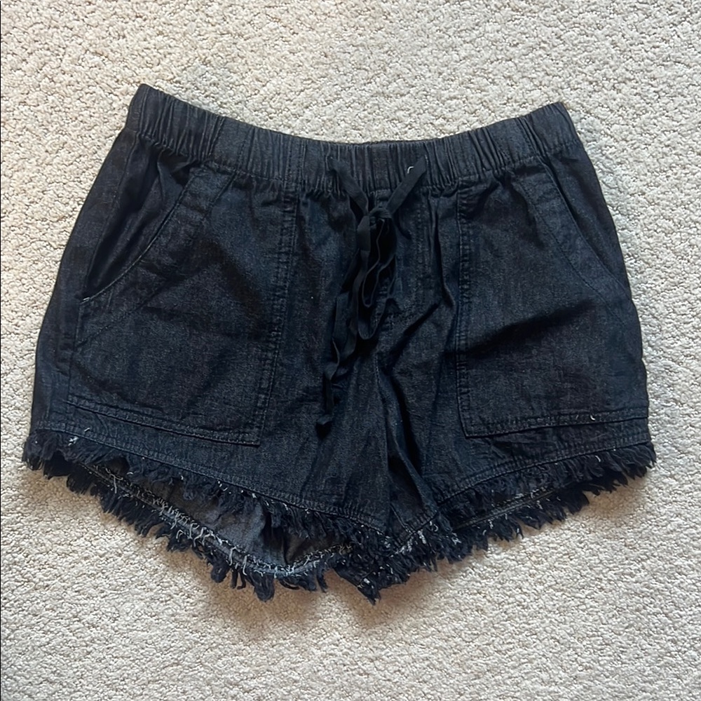 Black Jean Shorts with Distressed Hem and Raw Edges